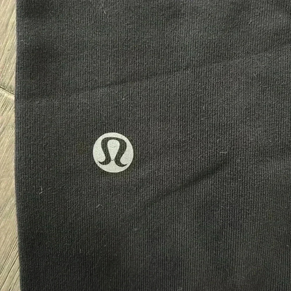 🍋Lululemon🍋 | Black Astro wunder under cropped leggings with crossover band - Picture 7 of 8